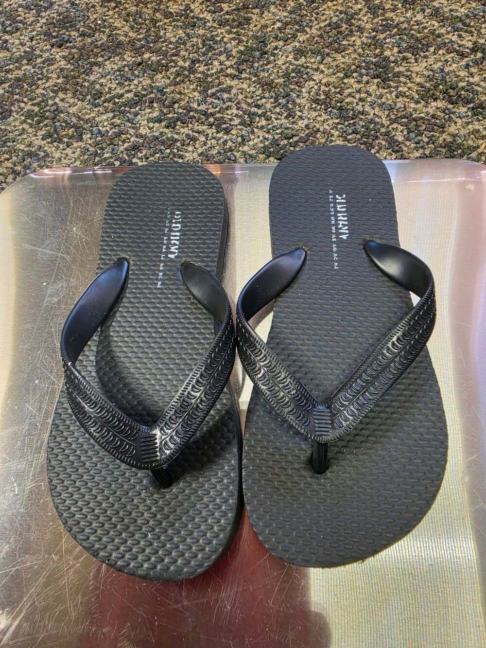 Old Navy Flip Flop Sandals Size 12-13 Black